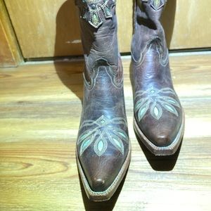 Beautiful Tony Lama cowboy boots.